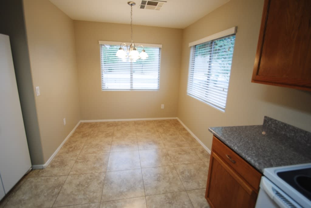 10244 N 92nd Dr photo 3
