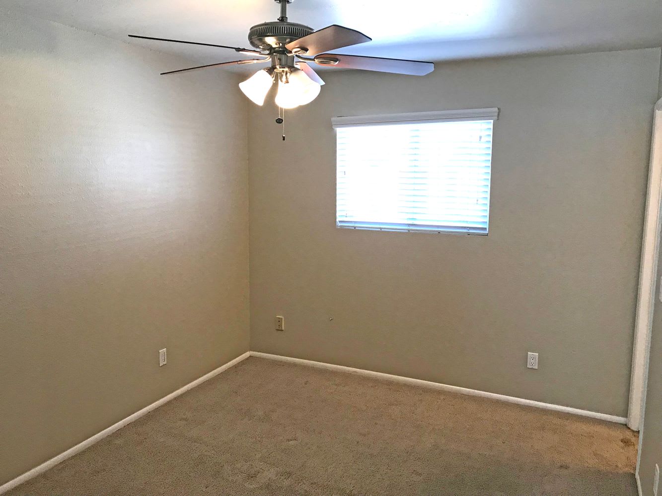 4614 W Mission Ln photo 5