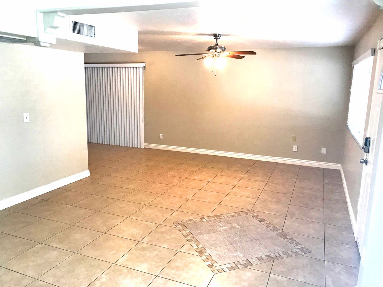 4614 W Mission Ln photo 4