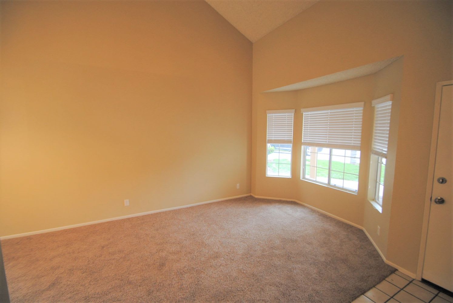 11903 Albion Way photo 2