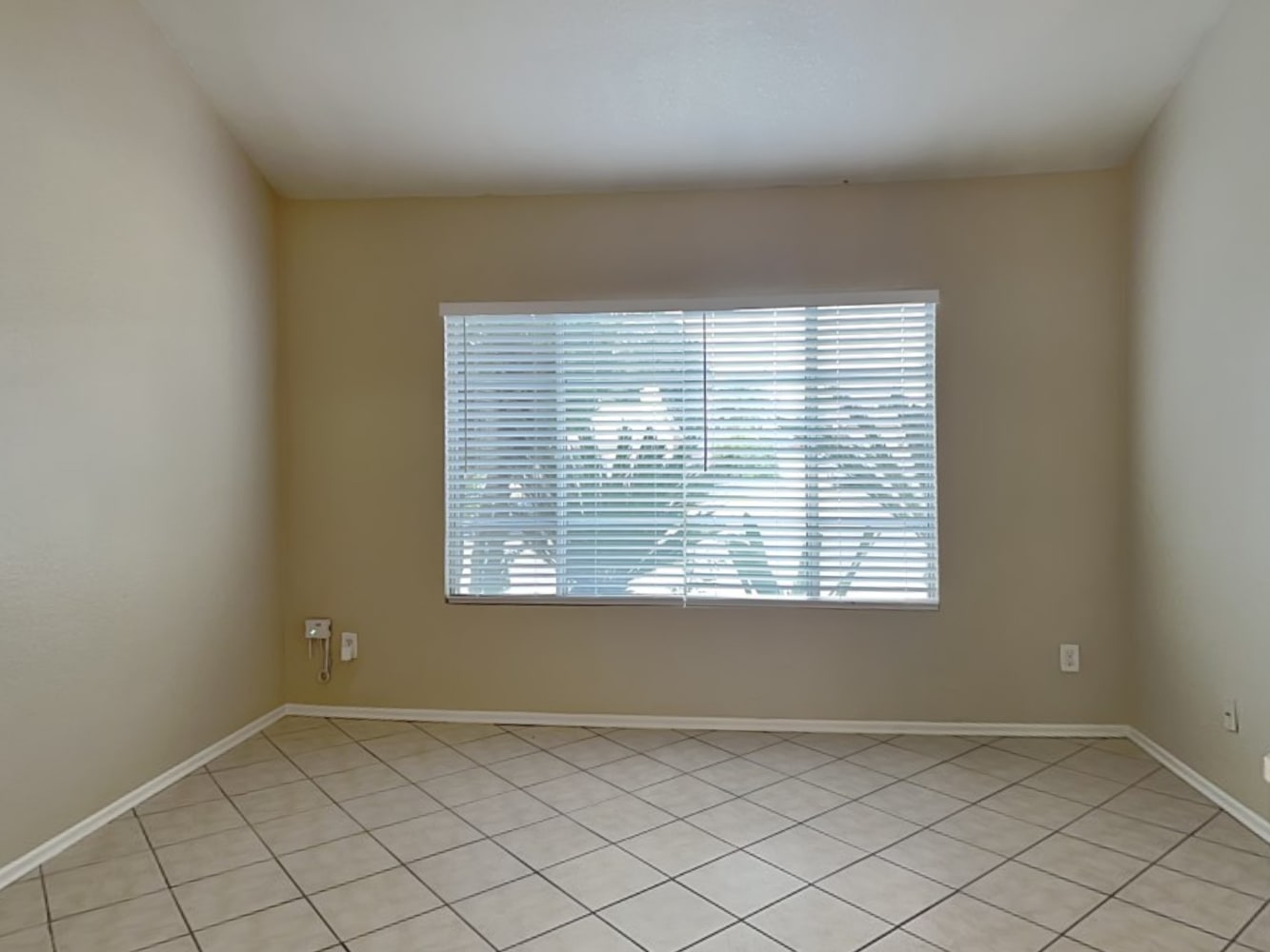 26975 Eagle Run St photo 5