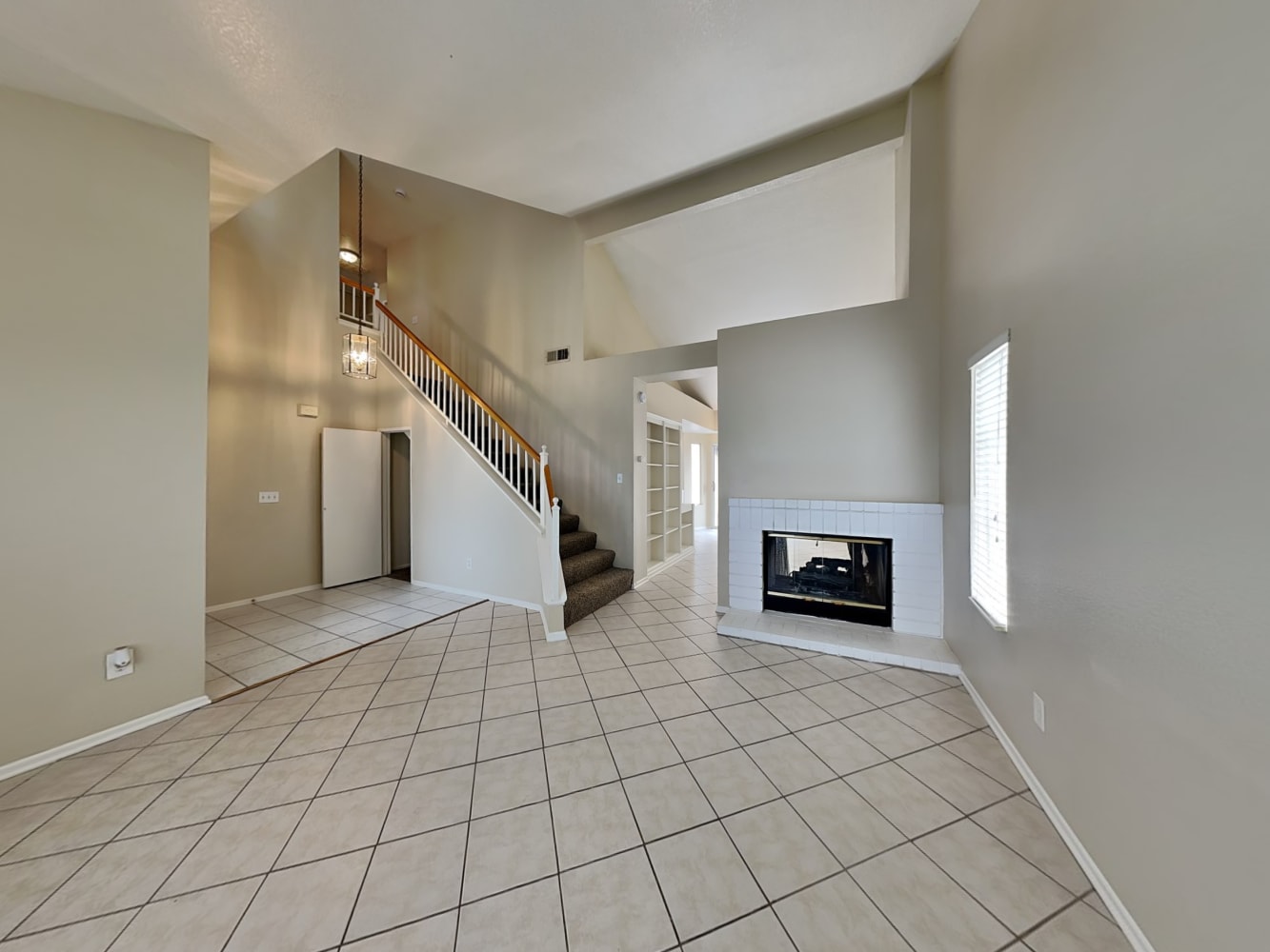 26975 Eagle Run St photo 4