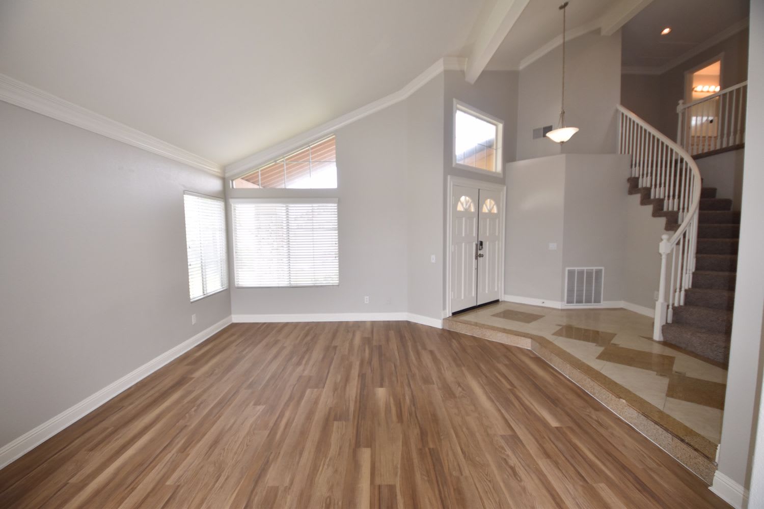 27451 Echo Canyon Ct photo 2