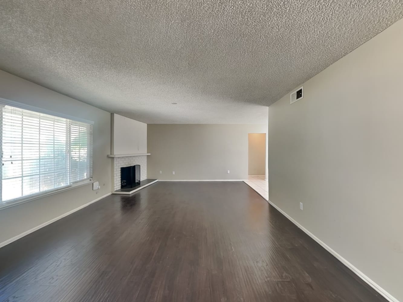 27331 Fisher St photo 3
