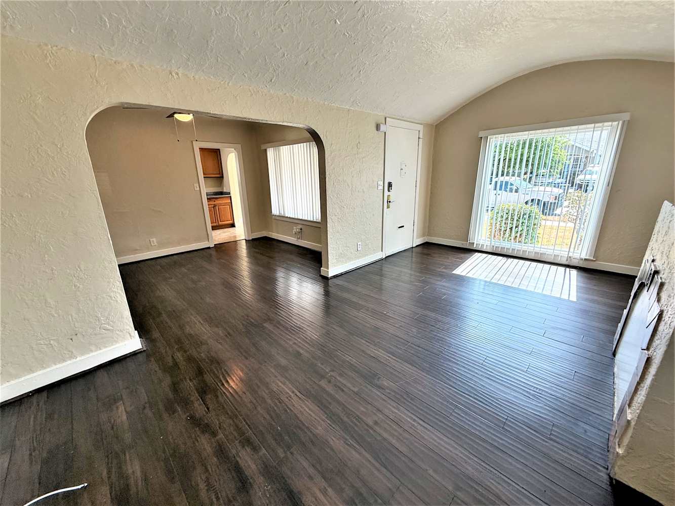 6046 6th Ave photo 4