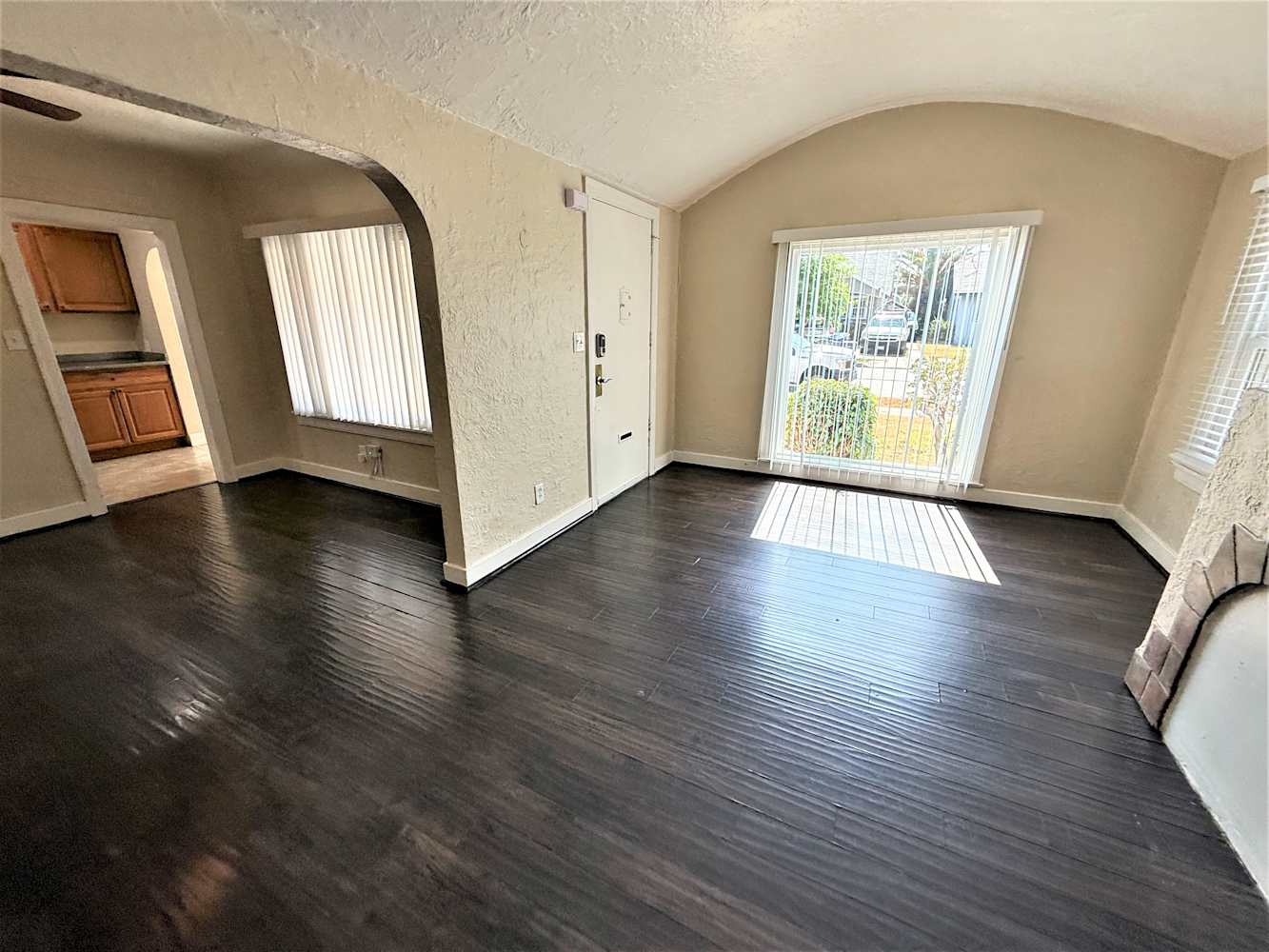 6046 6th Ave photo 3