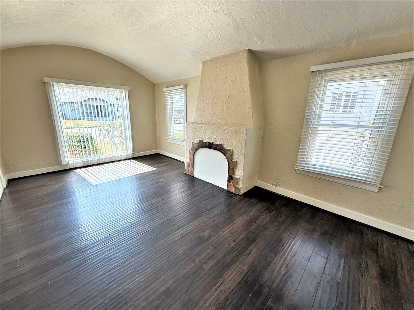 6046 6th Ave photo 5