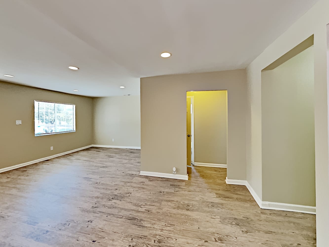 10027 Marcus Ave photo 4