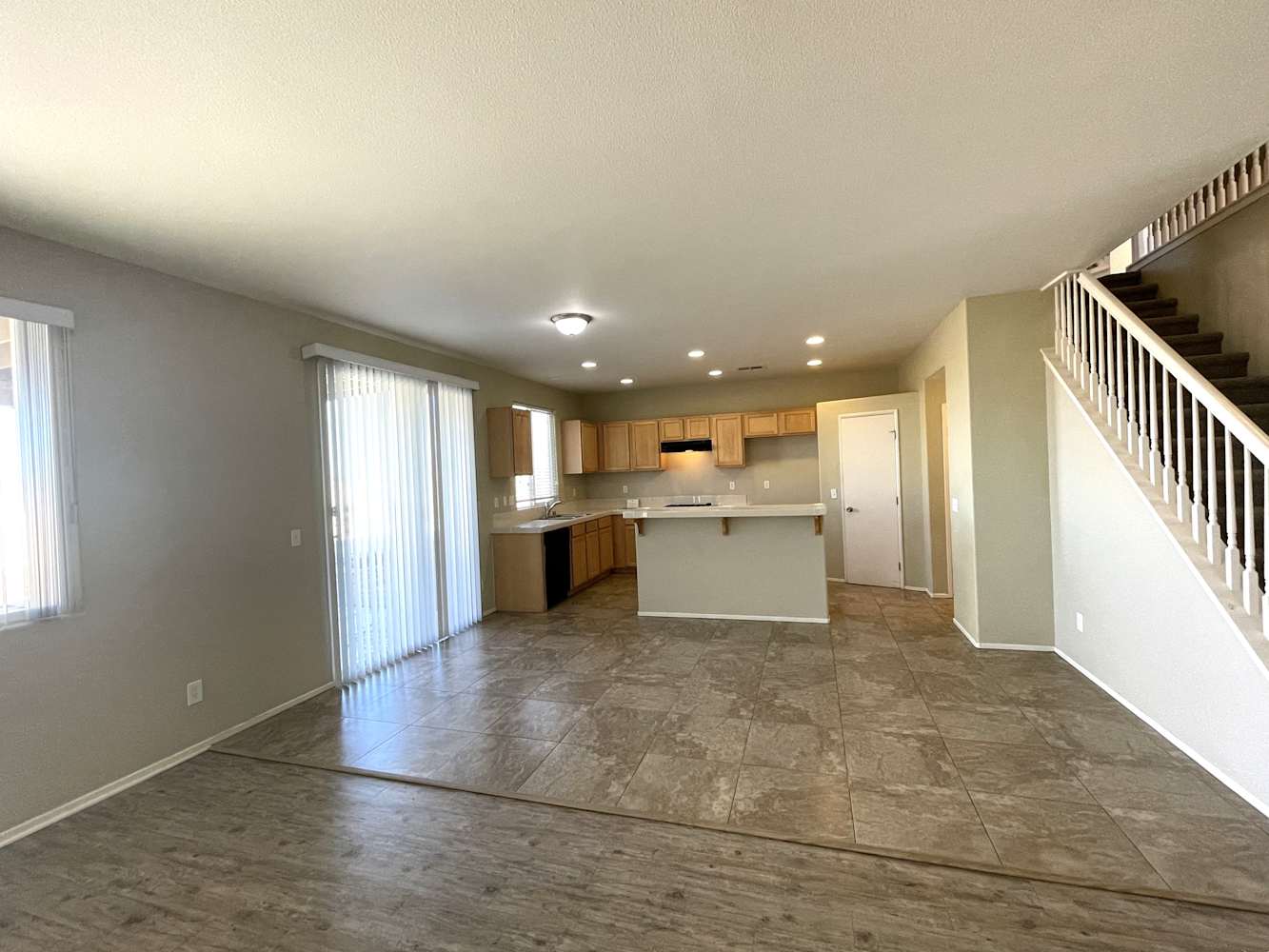 38317 Antibes Dr photo 4