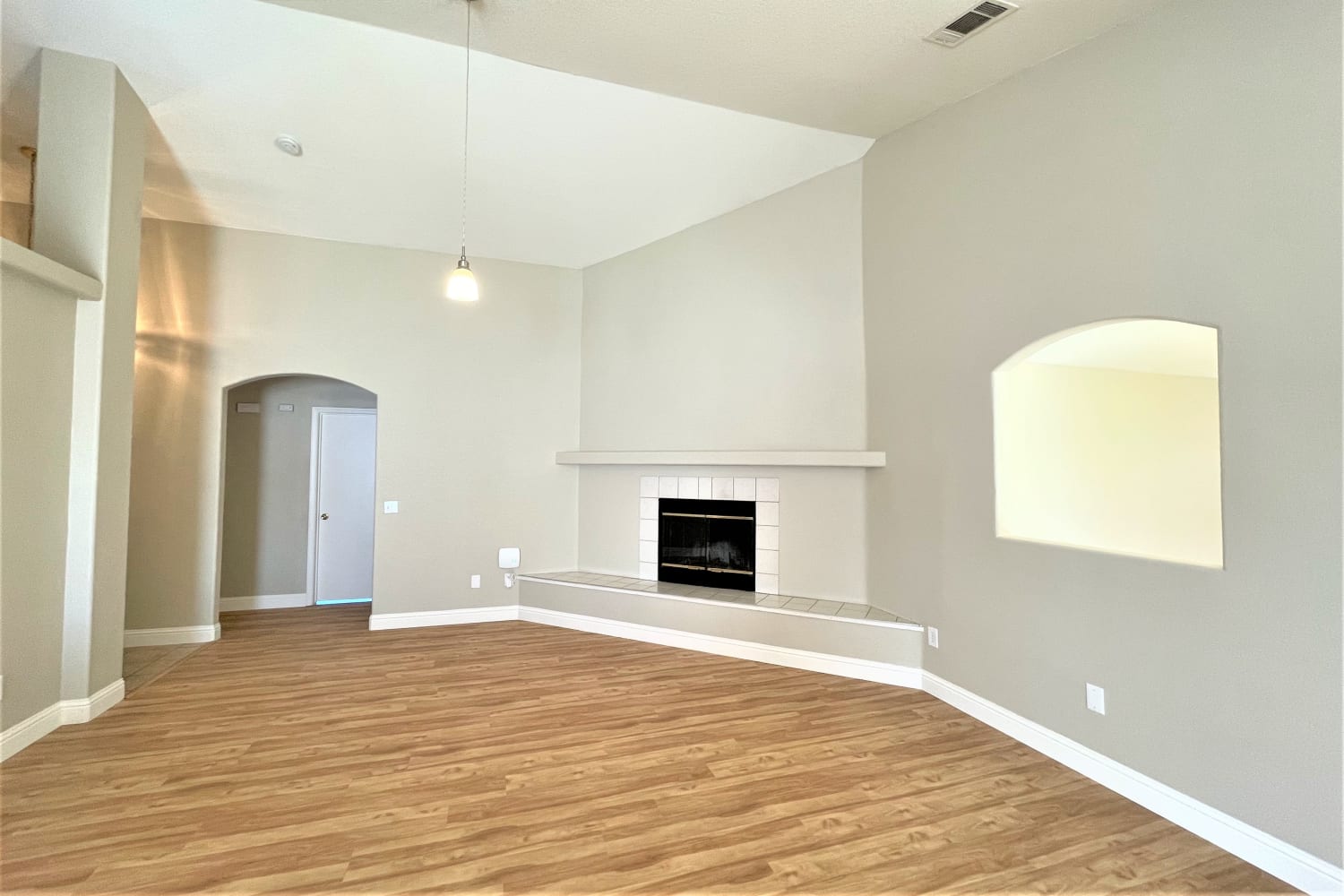 1006 Breakers Ct photo 3