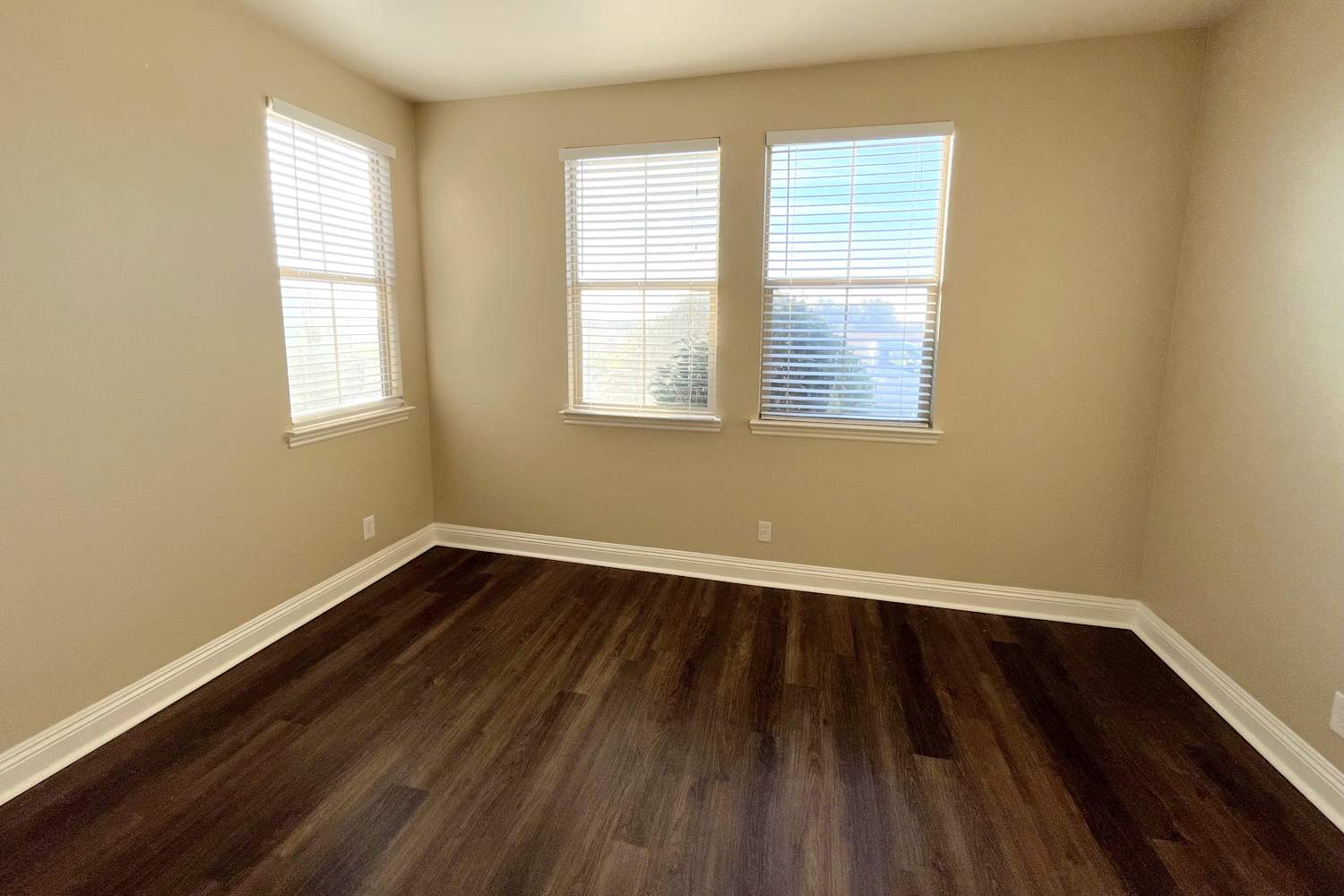 4039 Huston Way photo 2