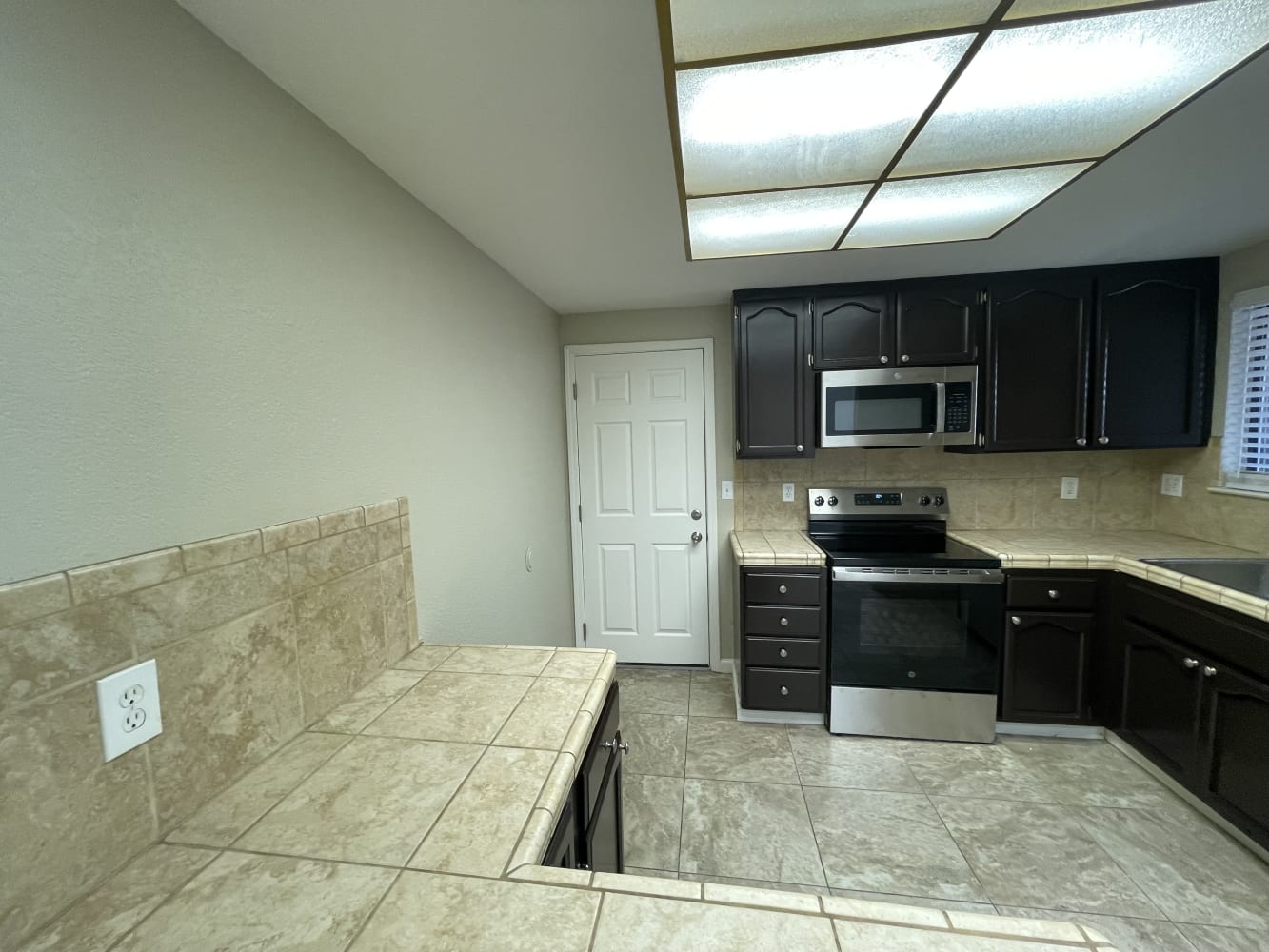 983 Daniel St photo 4