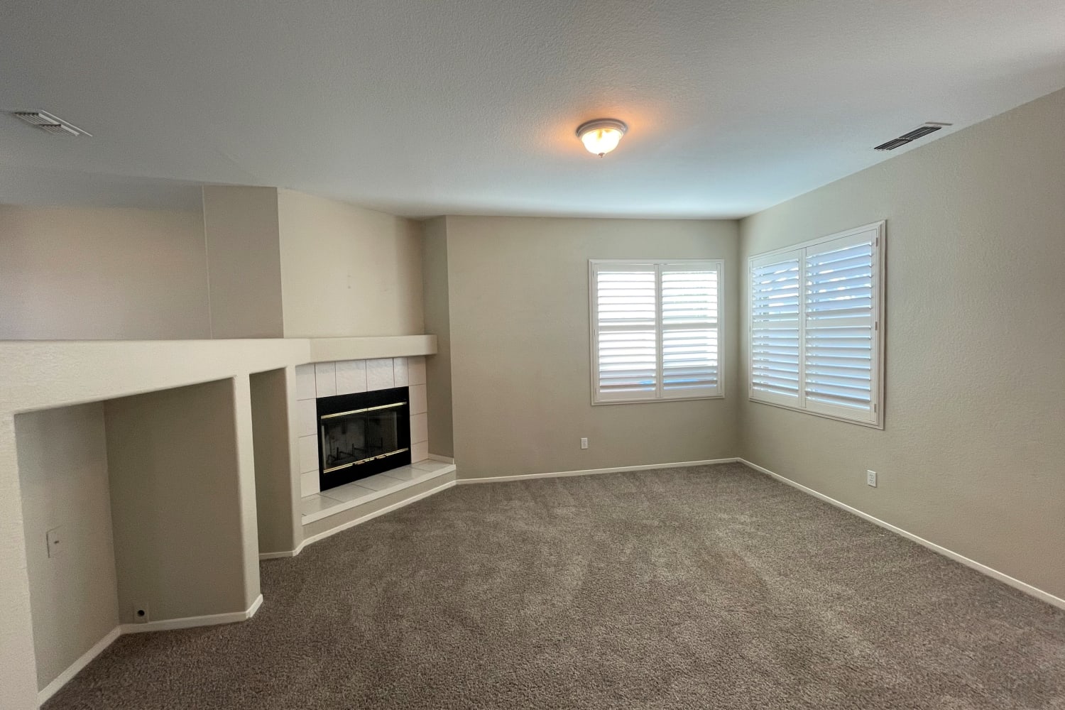 6604 Springridge Way photo 4
