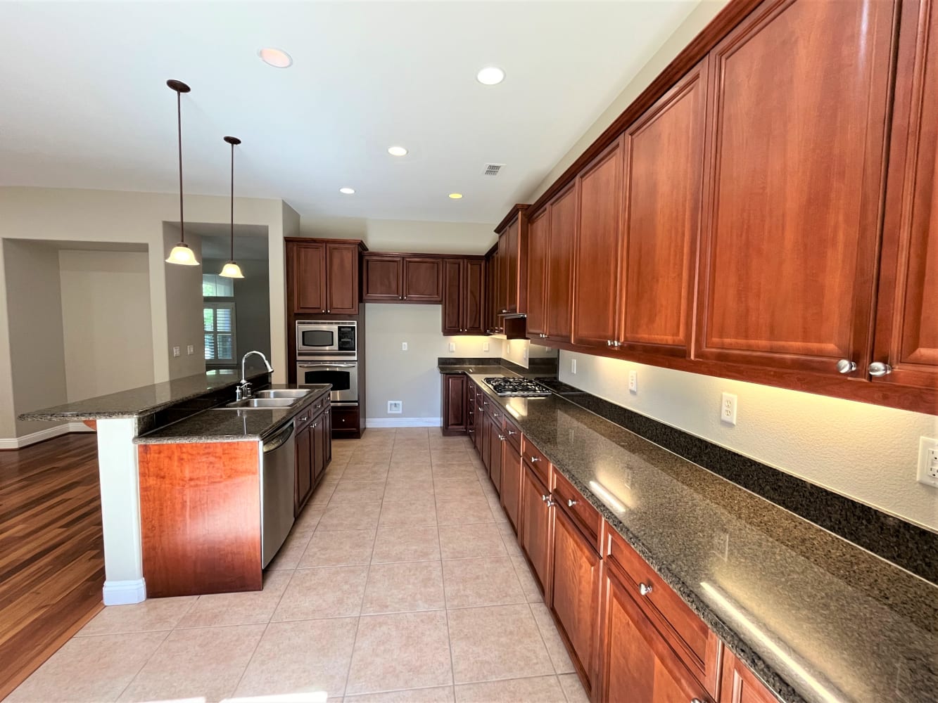 1118 Lawrence Ln photo 3