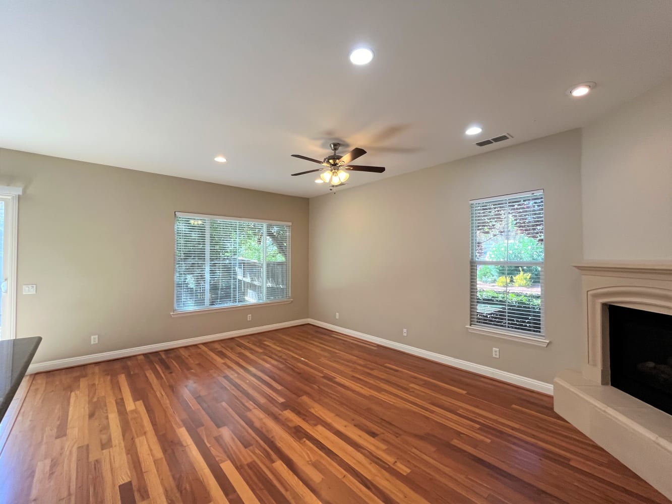 1118 Lawrence Ln photo 4