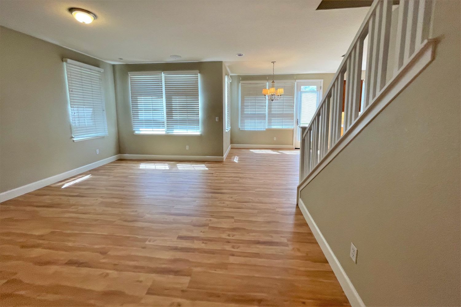 6277 Newhaven Ln photo 2