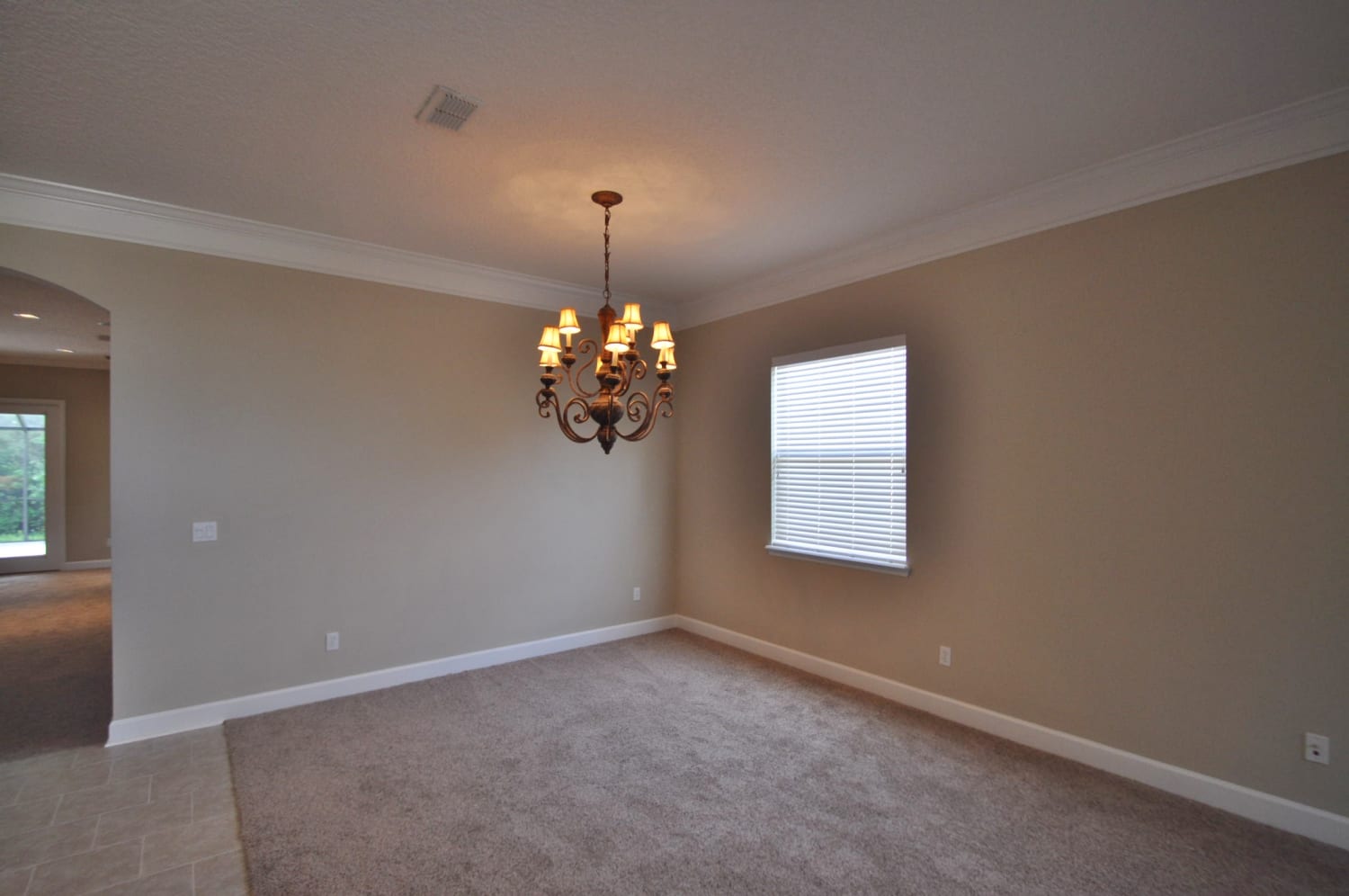 662 Hannah Park Ln photo 4