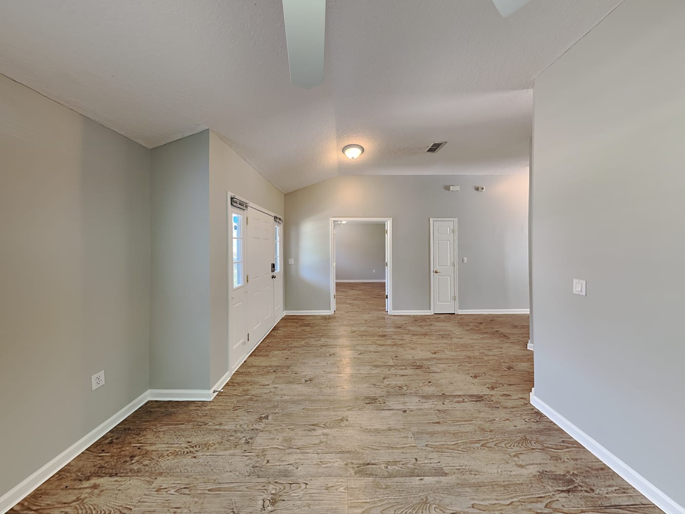 9128 Jennifer Ln photo 3