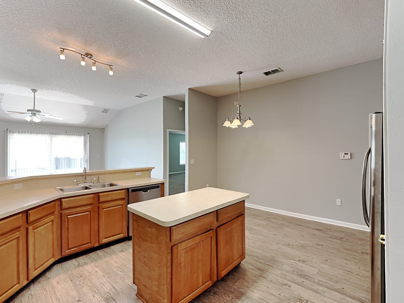 9128 Jennifer Ln photo 5