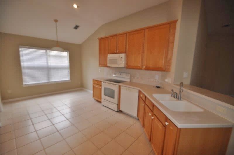 1620 Merroway Ln photo 2