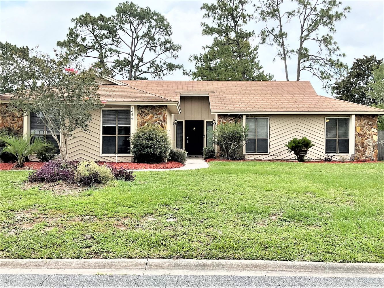 2466 Ridgecrest Ave photo 3