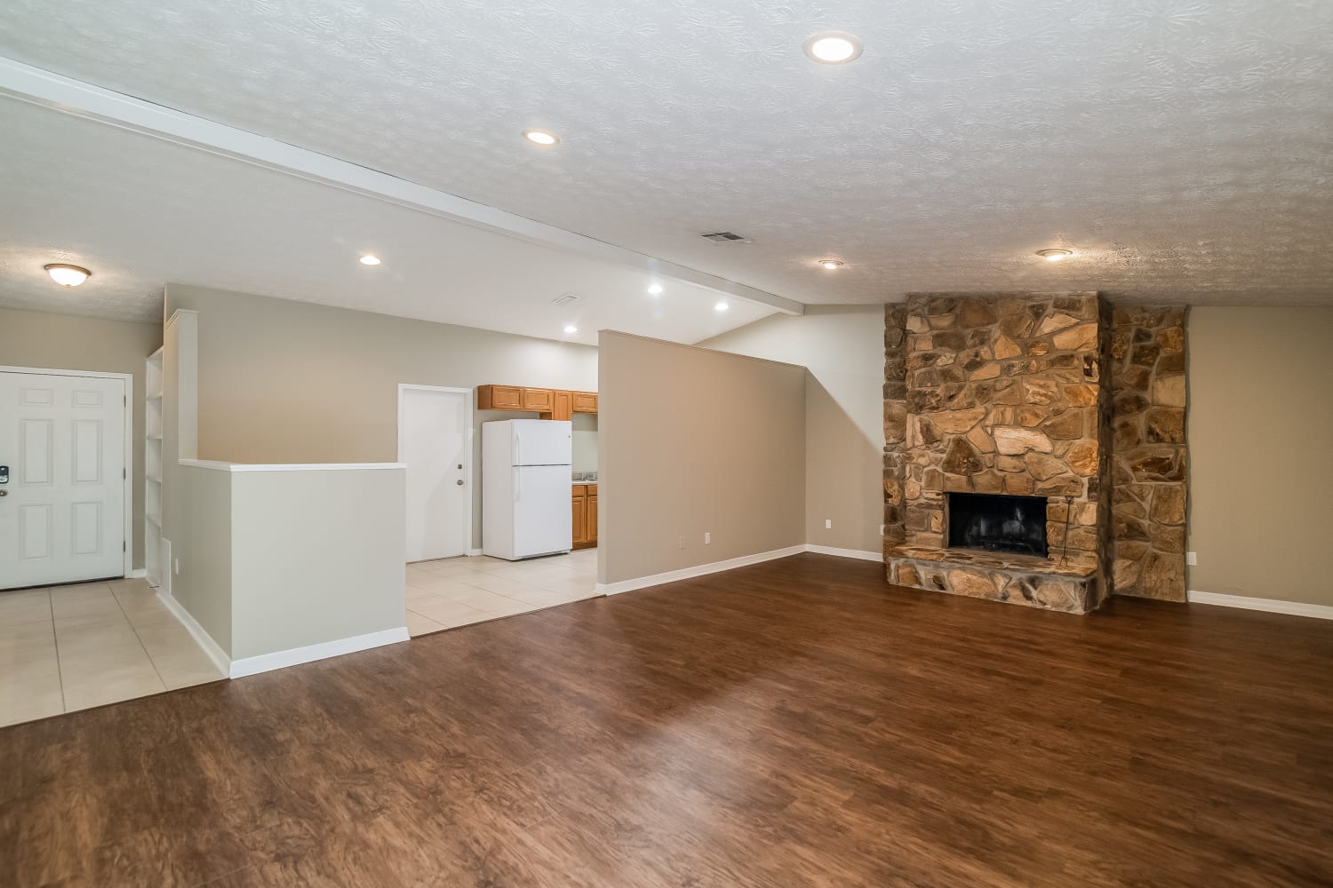4274 Walnut Bnd photo 3