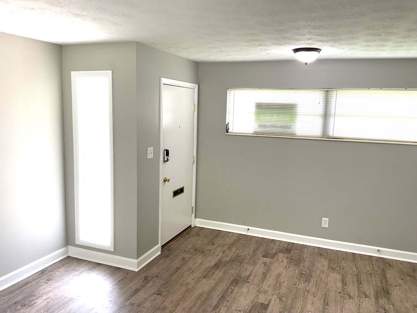 4633 Waverly Ln photo 3