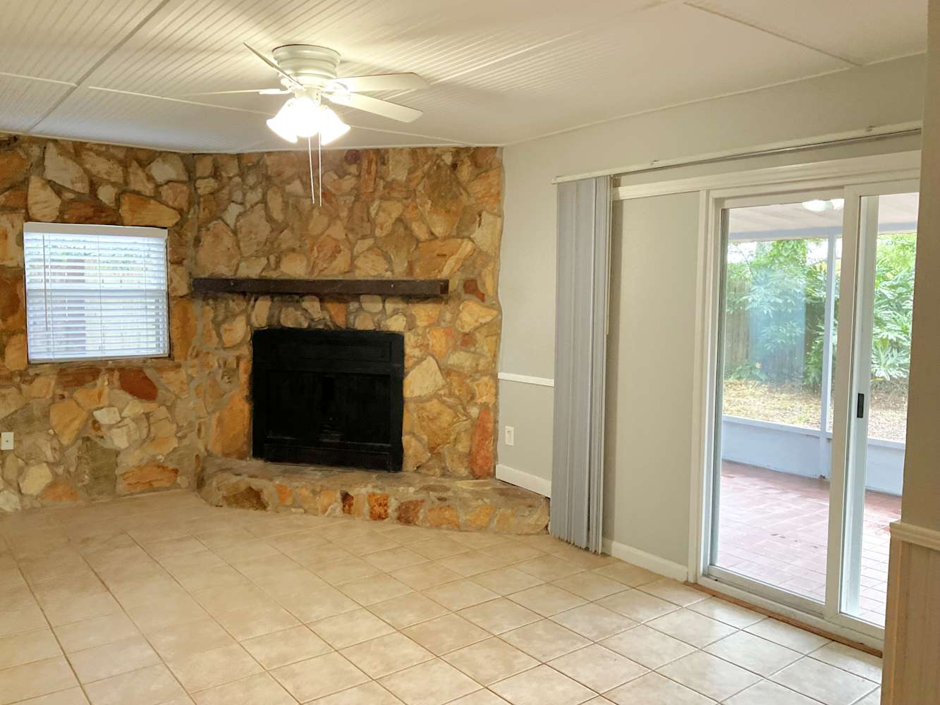 1627 Bentin Dr S photo 3