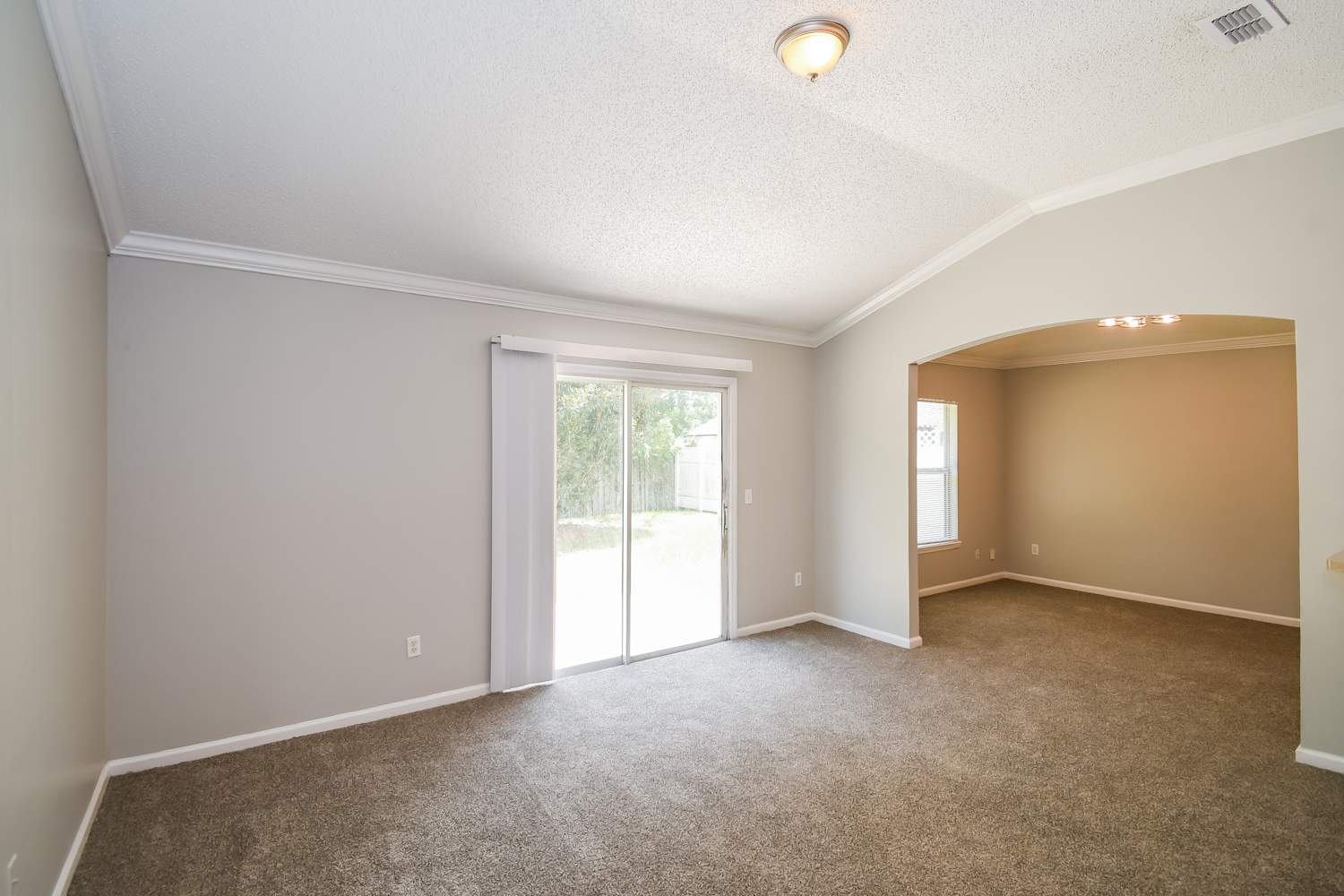9294 Thunderbolt Dr photo 4