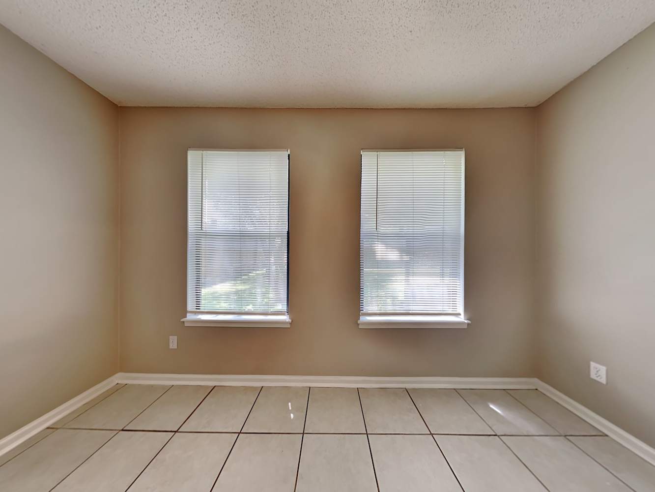 158 Annandale Dr E photo 5