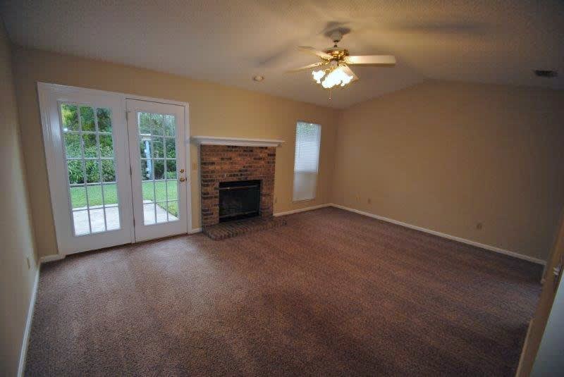 3846 English Colony Dr S photo 4