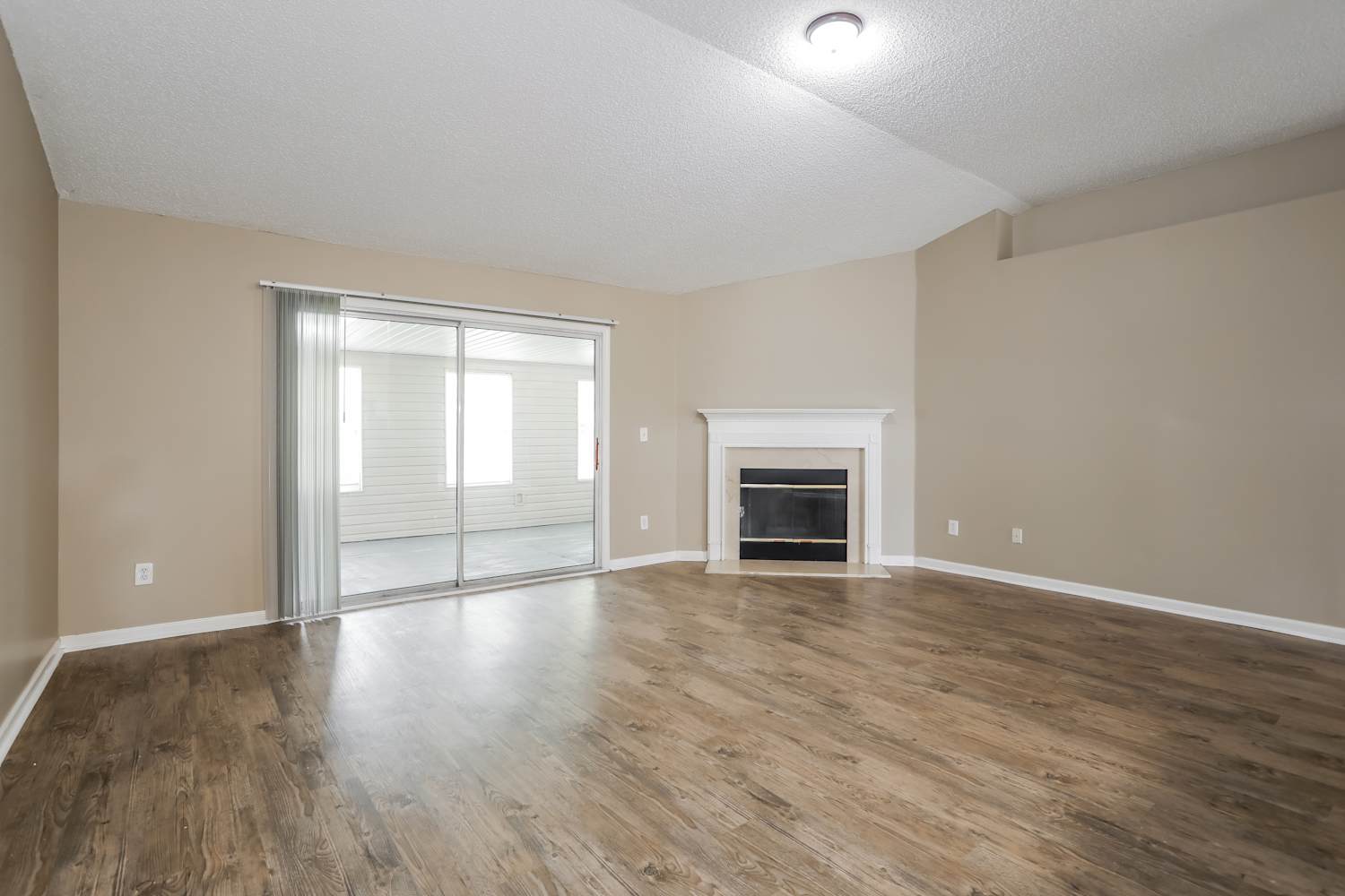 11275 Chertsey Ln photo 5
