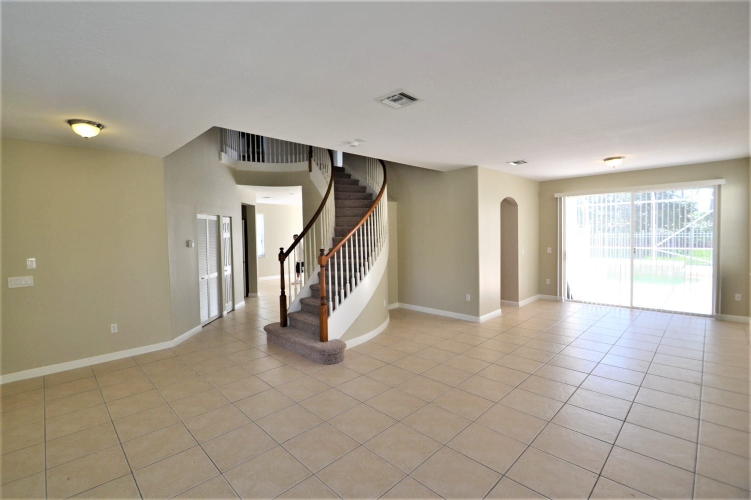 2515 Glendale Dr photo 4
