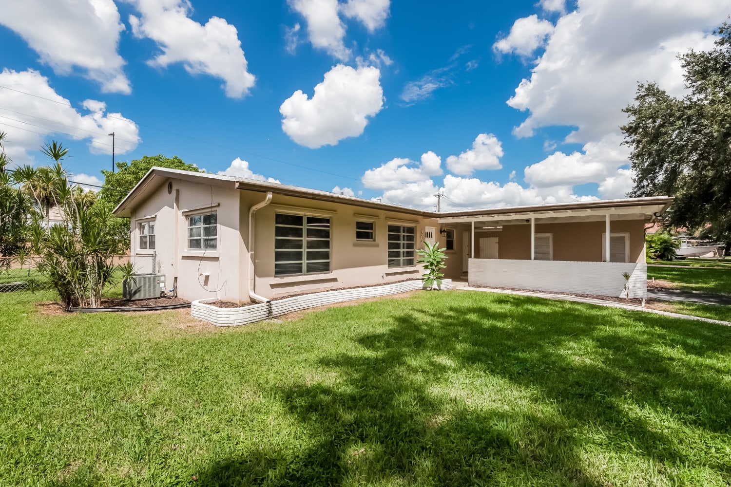 206 S 57th Way photo 2
