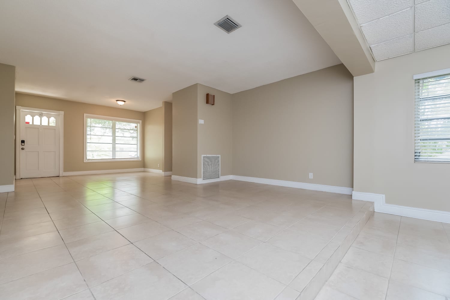 206 S 57th Way photo 5