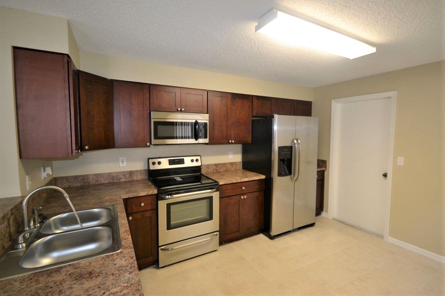 1136 Sorrento Dr photo 5