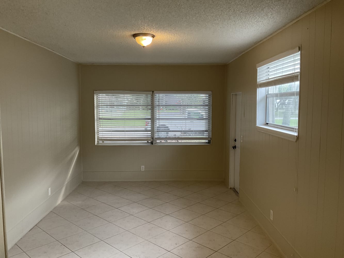 4115 W Park Rd photo 2