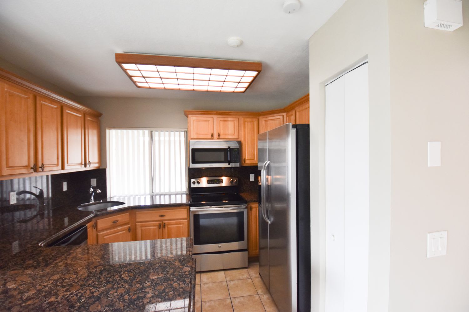 1282 Seagrape Cir photo 4