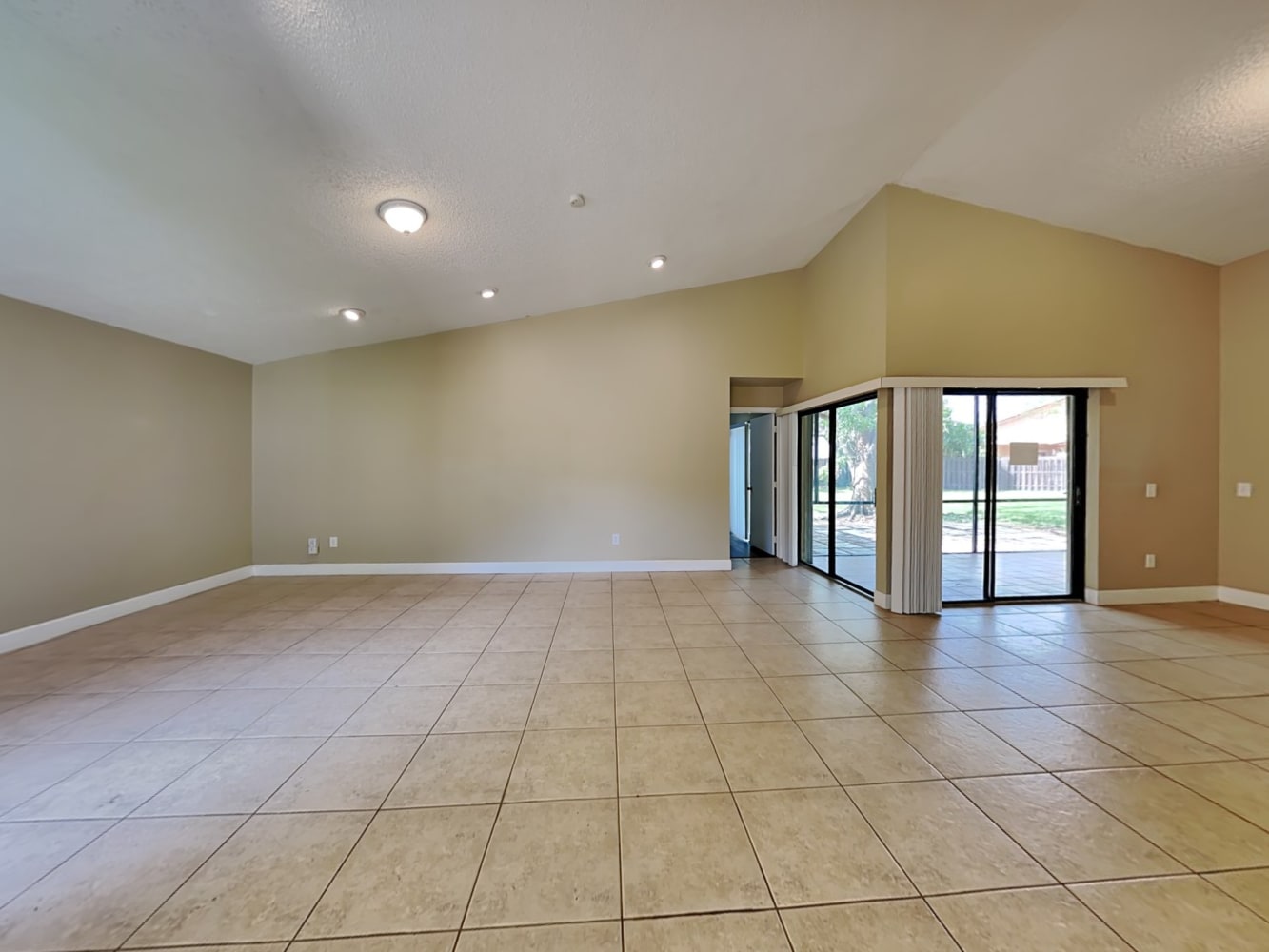 14831 SW 50th Ter photo 4