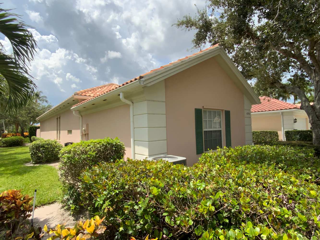 4776 Temple Dr photo 2