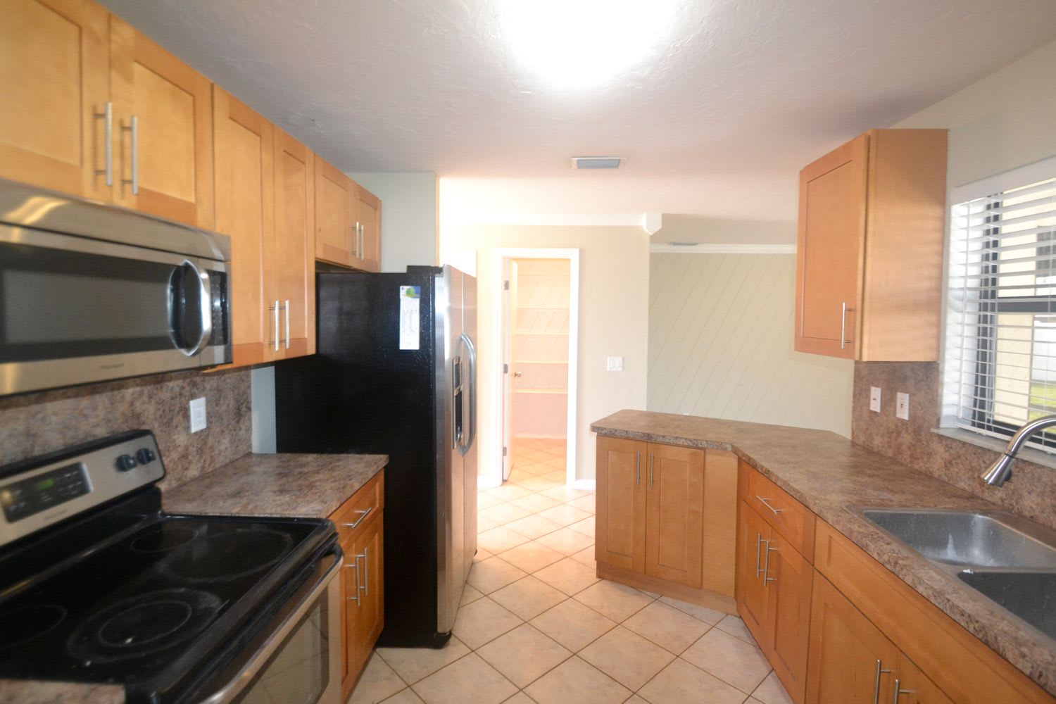 1454 SW 26th Ave photo 4