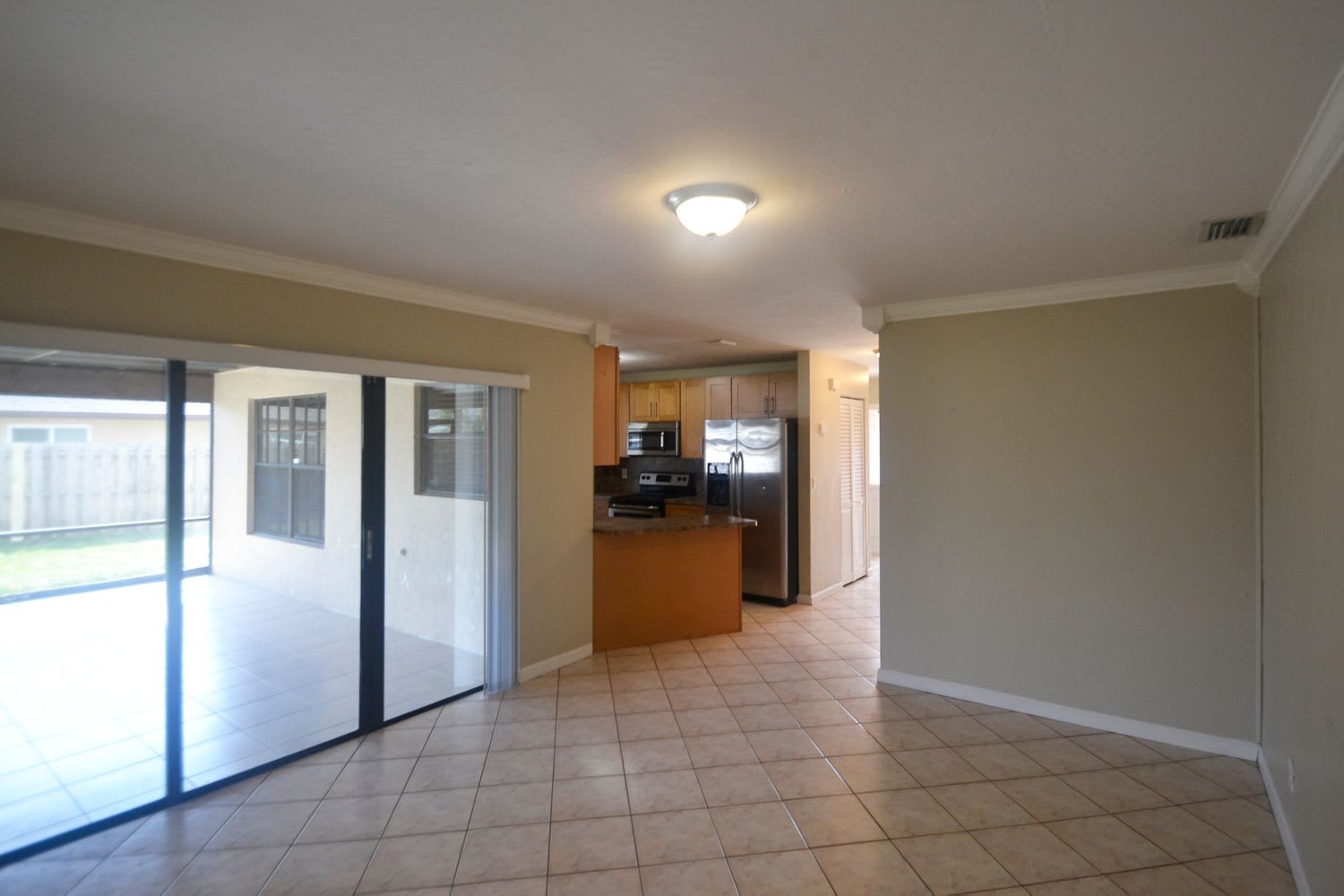 1454 SW 26th Ave photo 3