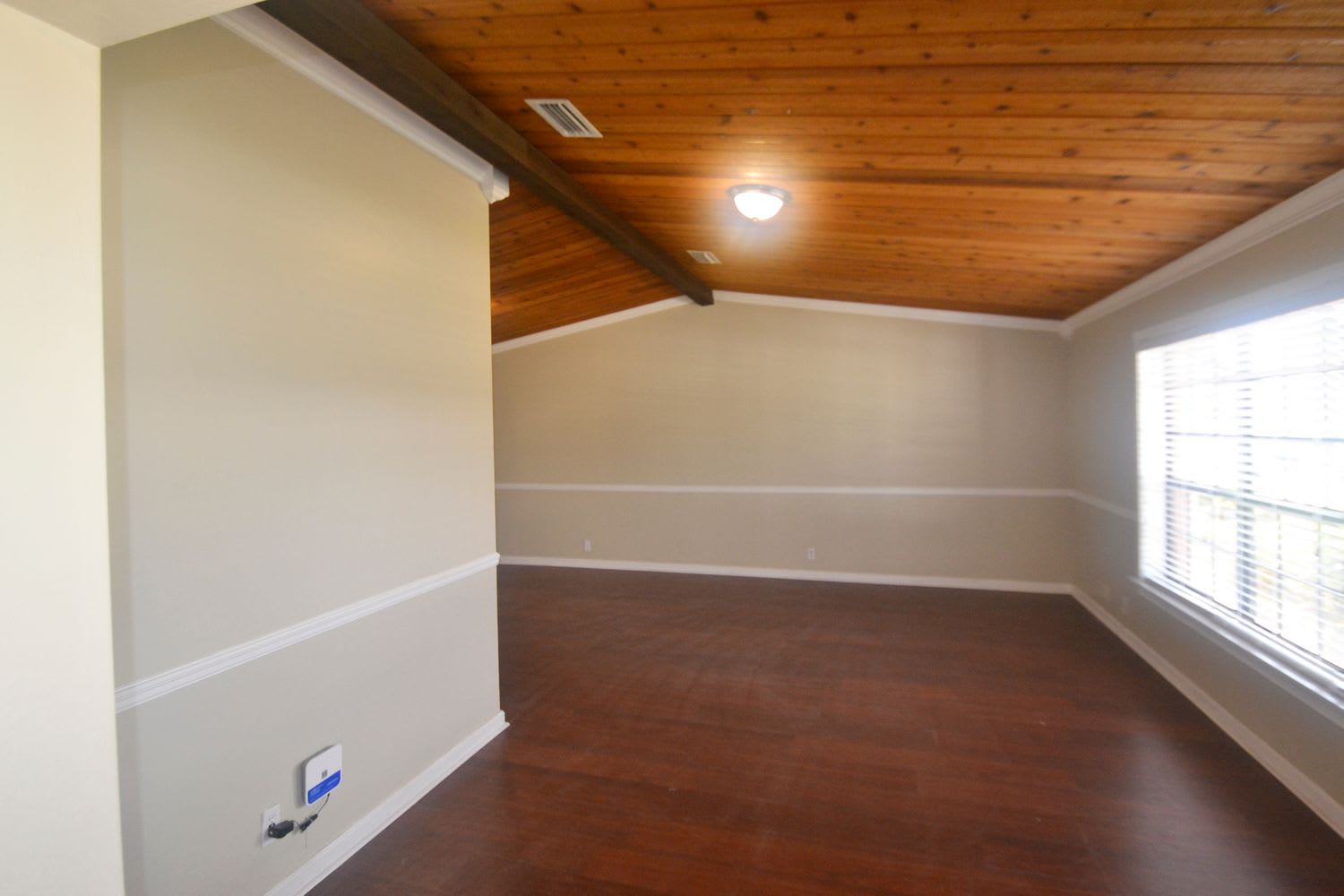 1454 SW 26th Ave photo 5