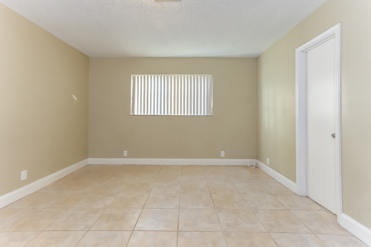 1153 SW 25th Ave photo 4