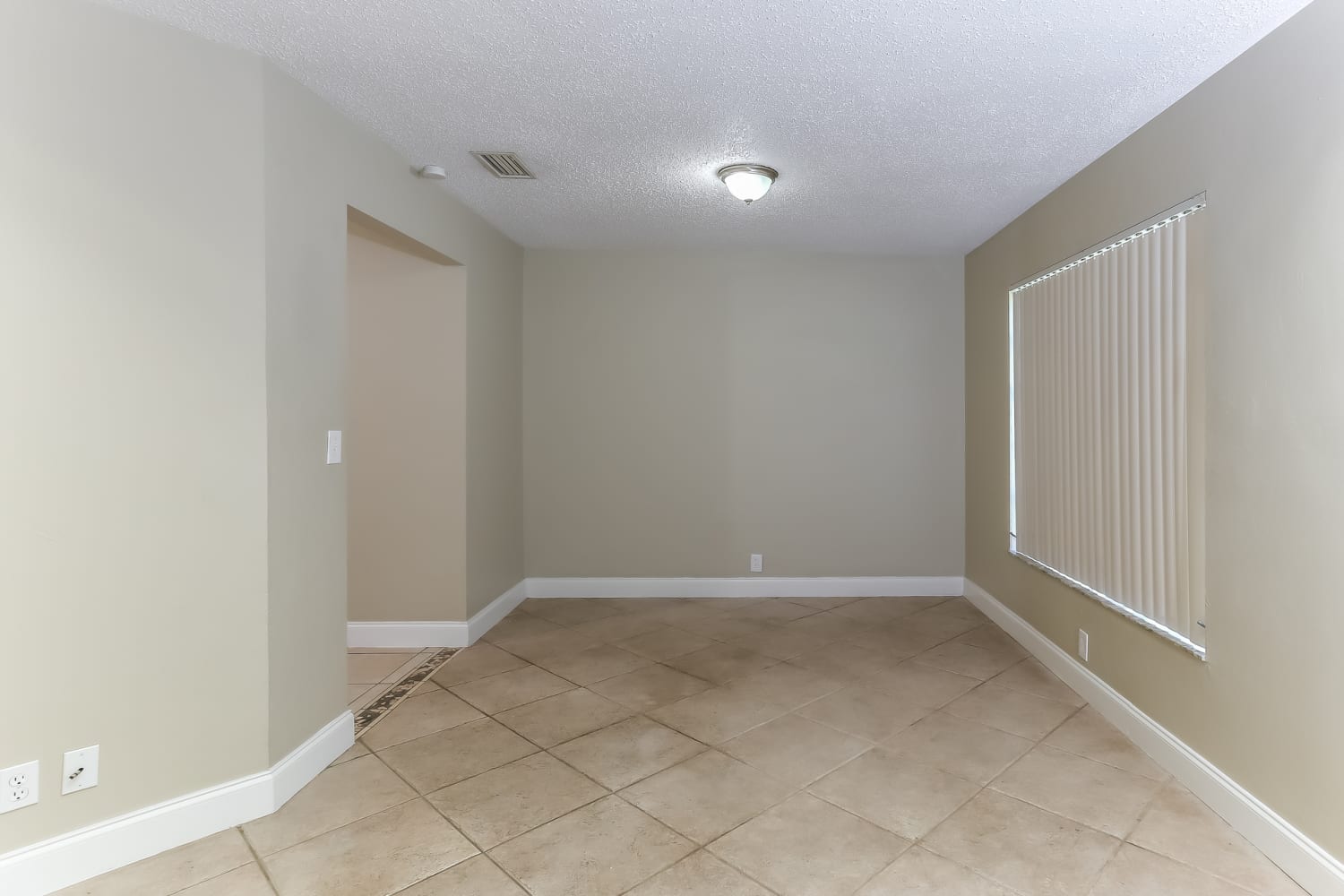 1153 SW 25th Ave photo 5