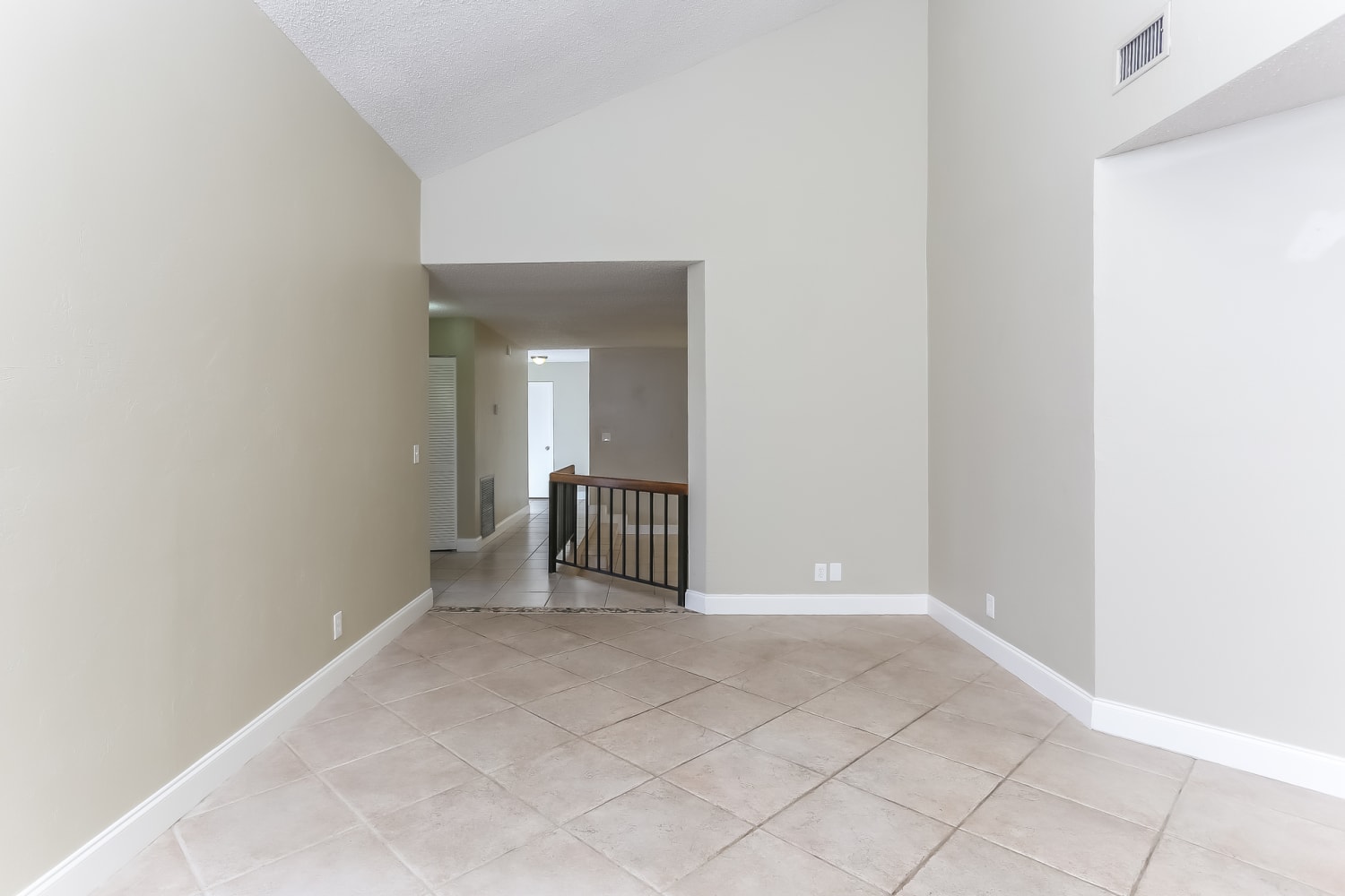 1153 SW 25th Ave photo 3