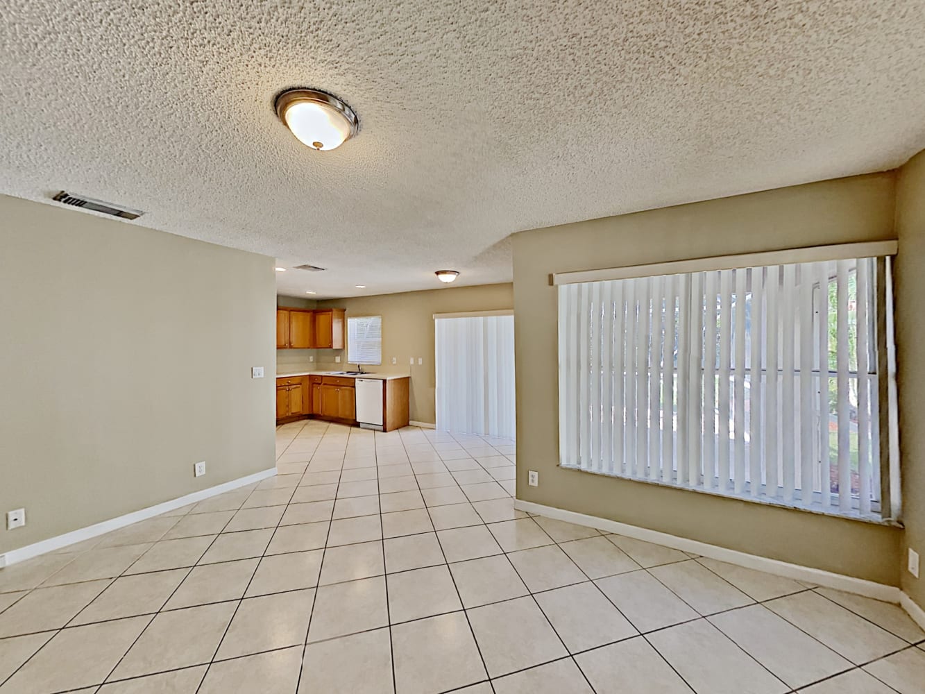1156 Rialto Dr photo 4