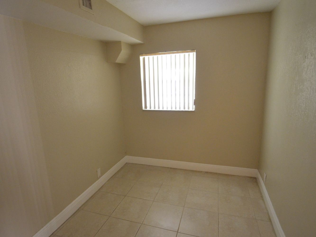 1401 NW 58th Ave photo 5