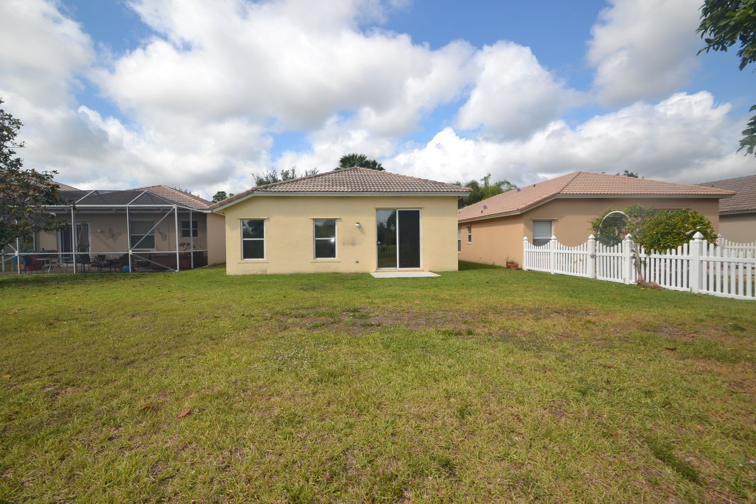 130 Prestige Dr photo 4