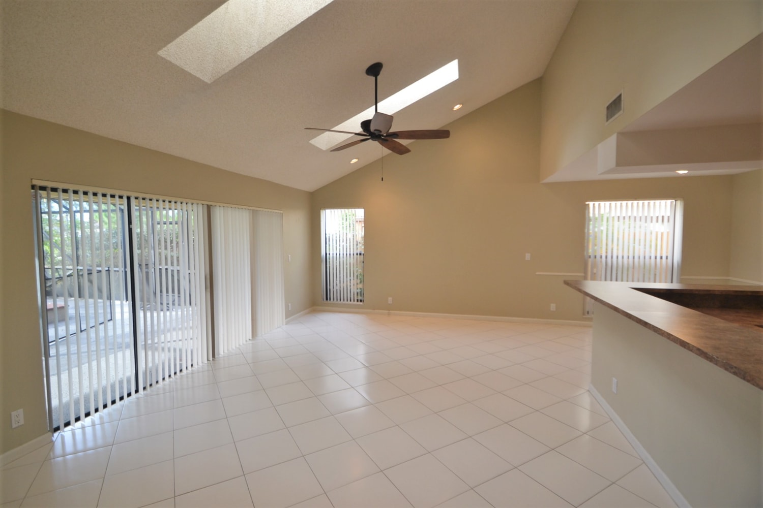 838 Ivy Dr photo 5